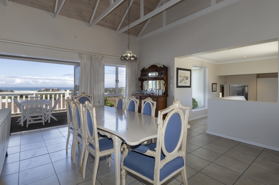 5 Bedroom Property for Sale in Kleinemonde Eastern Cape